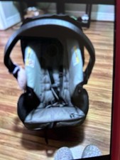 Carseat Evenflo Infant Car Seat Black with Base and Cover