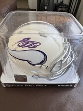 Adrian Peterson Card and Memorabilia Guide 69