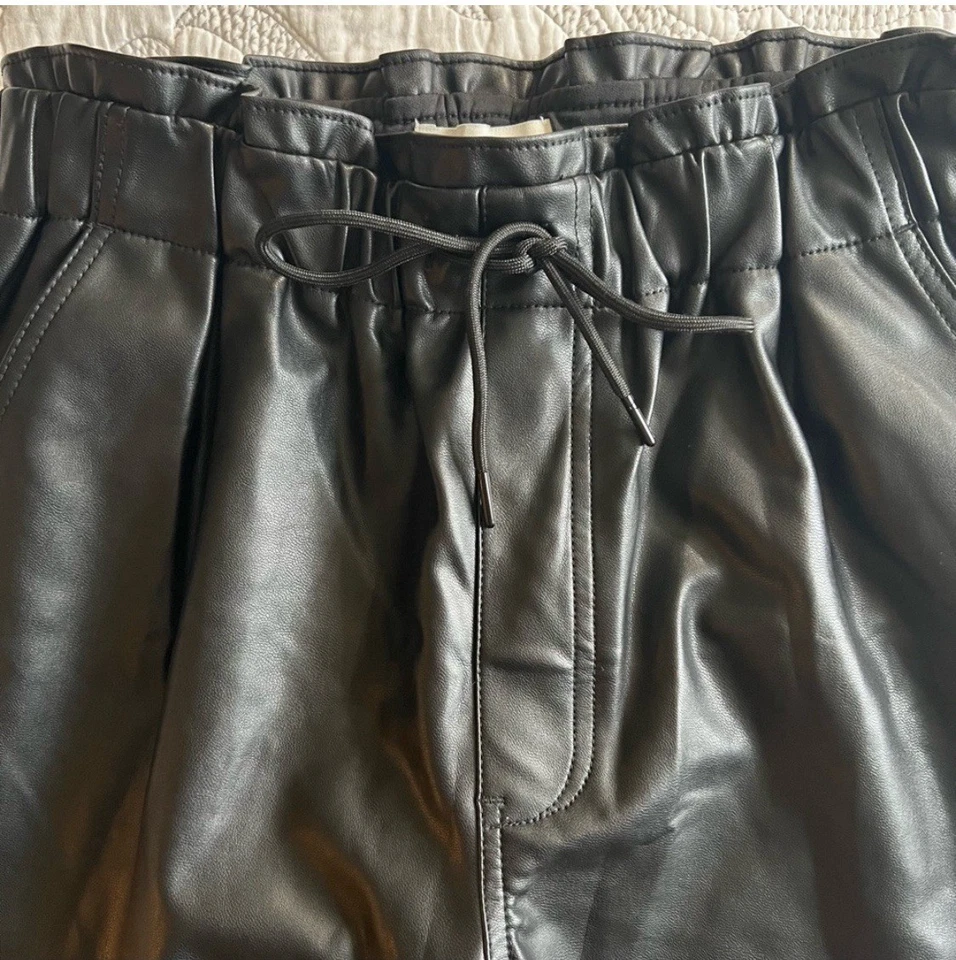 Abercrombie & Fitch Vegan Paper Bag Joggers Women’s Size M Black Drawstring  - Image 3 of 4