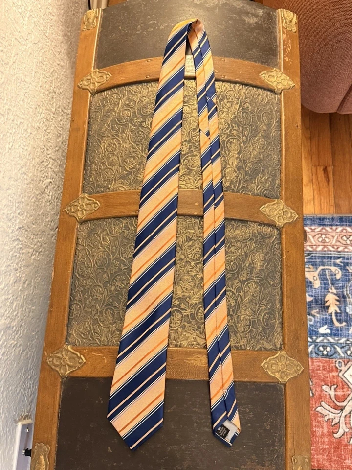 Corbata con cuello Countess Mara 100 % seda, 60” rayas azules y naranjas. Foto 2 de 4