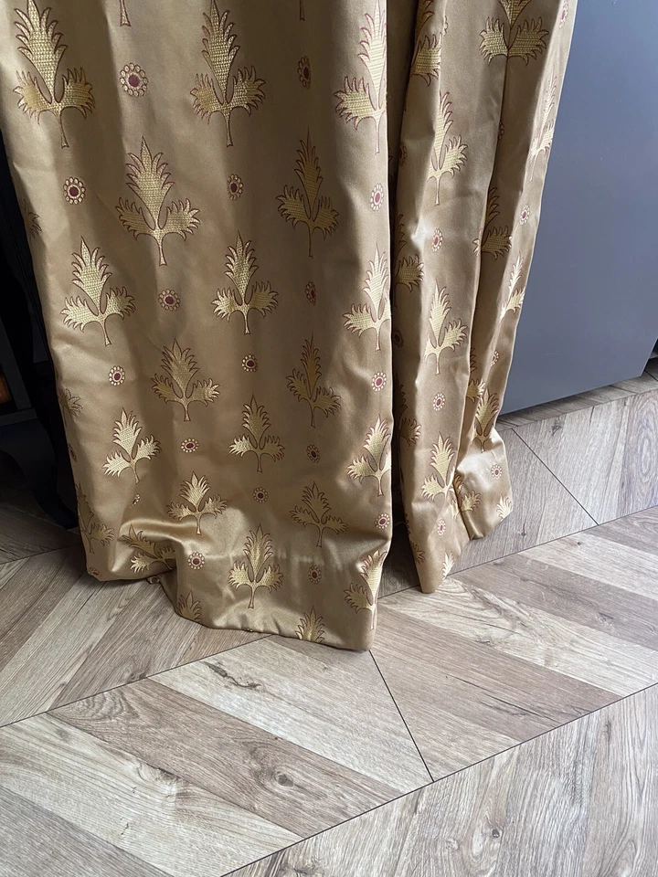  Brocado dorado Villa Nova interlineado triple pellizco W120xD190 Foto 2 de 4