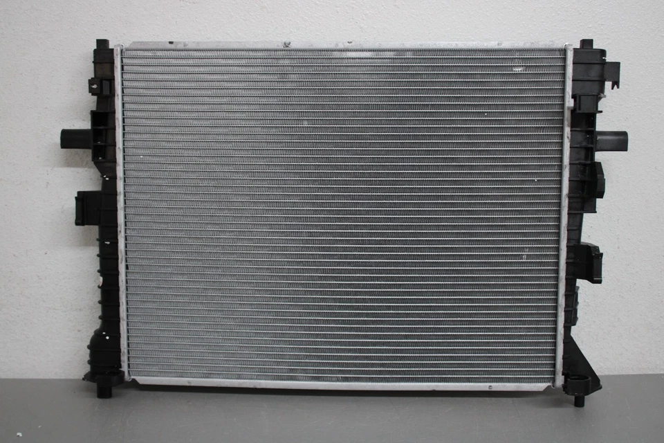 2006 2009 FORD CROWN VICTORIA FRONT RADIATOR Foto 2 de 4
