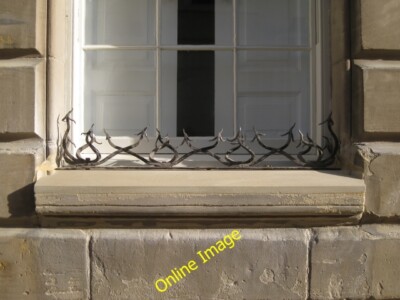 Photo 6x4 Ornamental wrought-iron cheval de frise, Court House, Castle St c2013