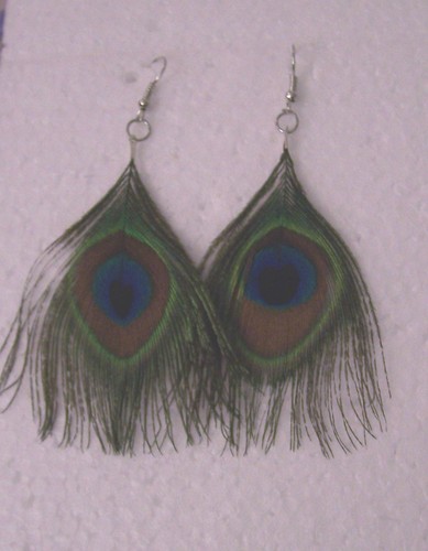 Trimmed Peacock Feather Earrings - Small Medium Large Clip-on Option - Bild 5 von 7