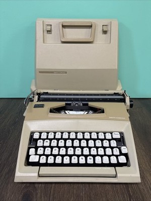 Vintage Smith-Corona Courier Manual Typewriter Portable WORKING!