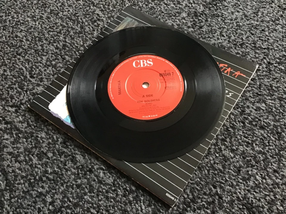 MARTIKA - TOY SOLDIERS 1989 CBS 655049 7 LTD EDITION WITH FOUR POSTCARDS EX ! - Image 4 of 4