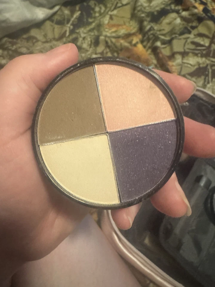 SMASHBOX Eye Shadow Quad SEDUCE 0.268 oz 7.6 g pressed powder Quad Rare HTF - Image 3 of 3