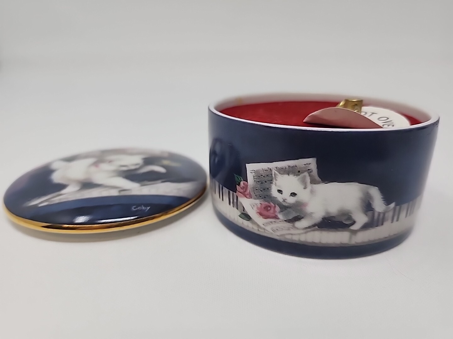Cat Ardleigh Elliott porcelain music box Coby Carlson "Kitten On The Keys" 