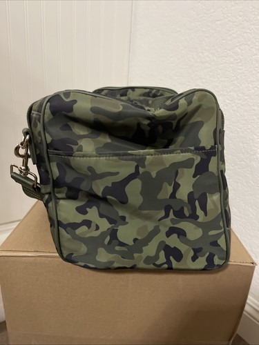 Mark and Graham Buddy Pet Carrier, Dog/ Cat Carry On, Green Camouflage - Picture 3 of 10
