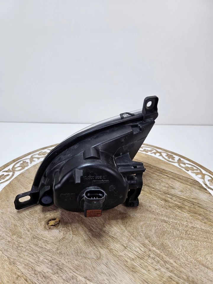 Luz antiniebla lateral del pasajero derecho BMW 535XI E60 2008 fabricante de equipos originales Foto 4 de 4