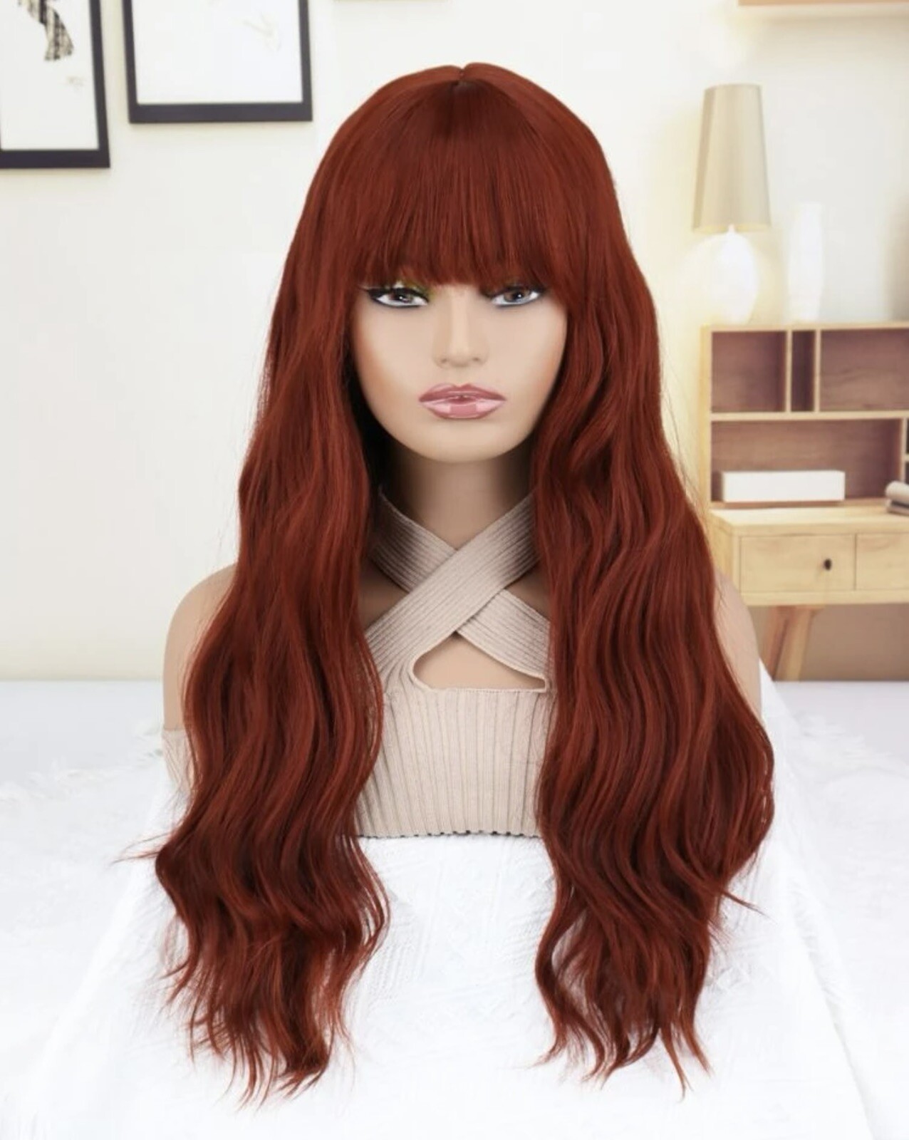 Perruque longue ondulée rouge frange cheveux bouclés synthétiques femme