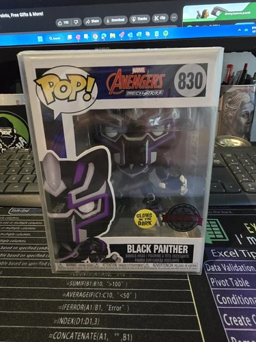 Funko POP! Marvel Avengers Mech Strike #830 BLACK PANTHER Glow In Glow Protector