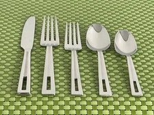 Oneida CIRCUIT Stainless Pierced Glossy Satin Accent Flatware Smart Choice A84VG