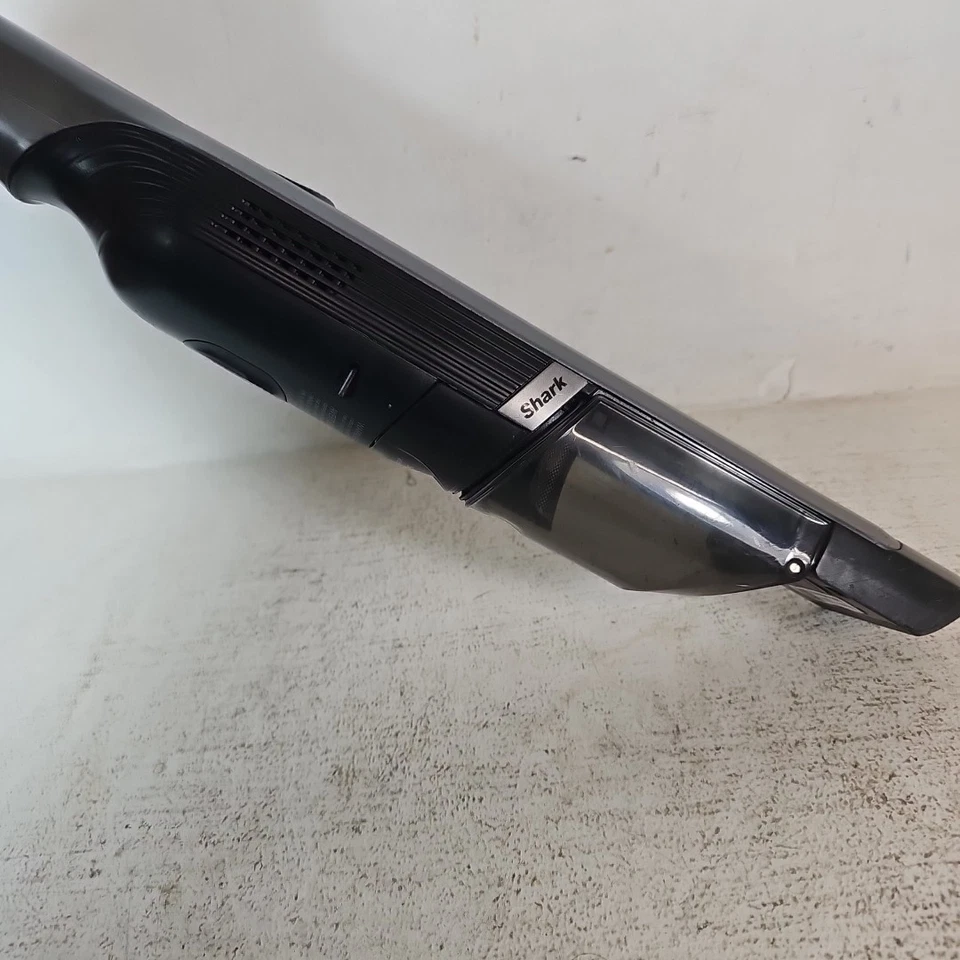 Shark WV200UK Handheld Cordless Vacuum Cleaner With Charging Dock & Crevice Tool - Image 4 of 4