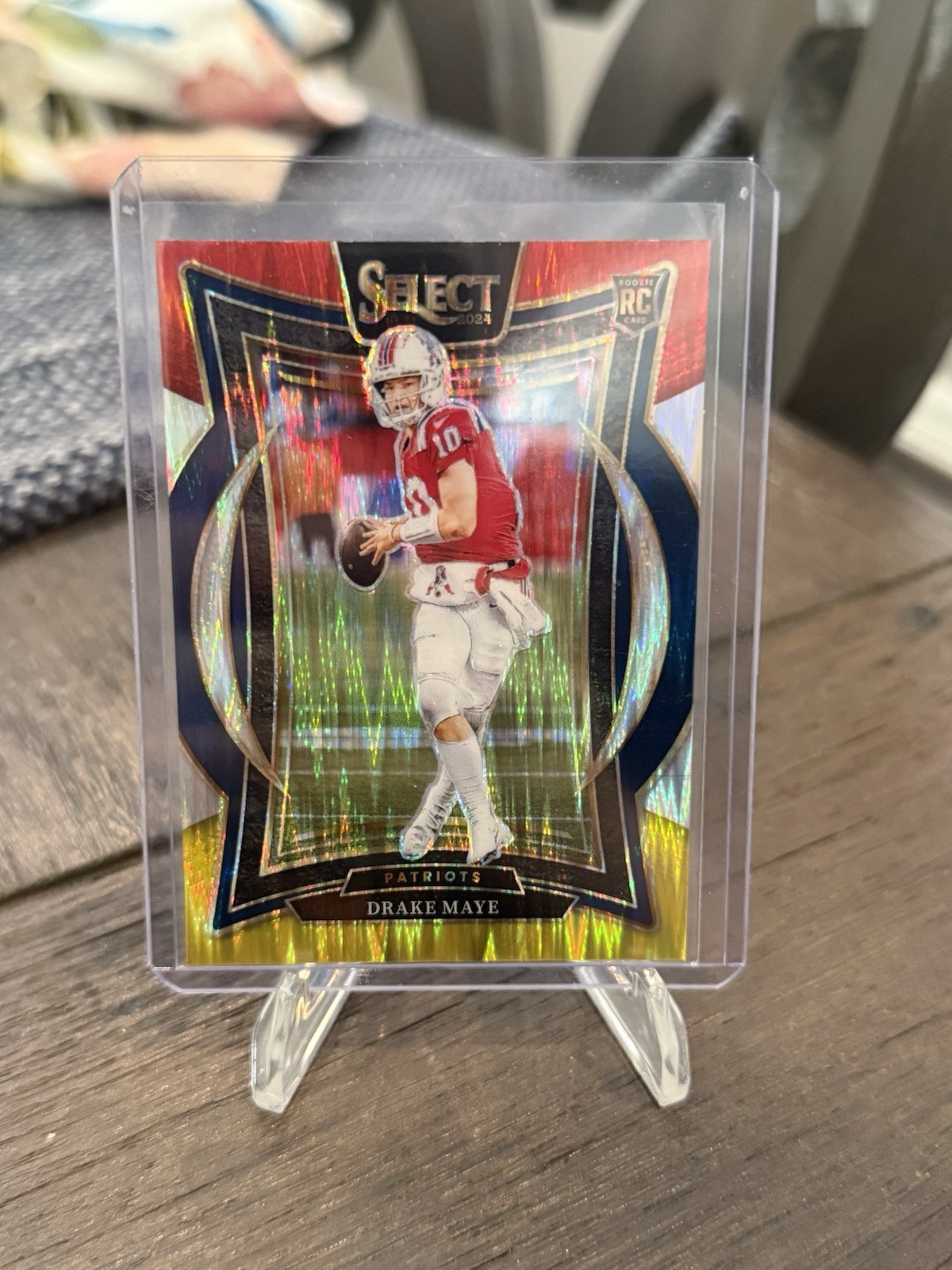 2024 Panini Select - Concourse Drake Maye #27 Red & Yellow Shock Prizm (RC)