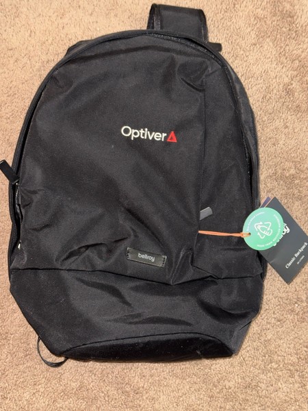 RARA NUEVA CON ETIQUETAS 100% Auténtica Mochila Optiver Quant Market Maker Finance con Taza Miir