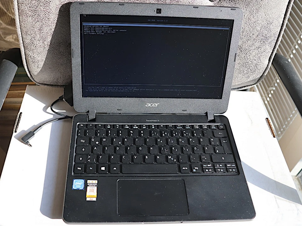 Acer Travelmate B117-M 11" Zoll matt 4 GB RAM 465 GB HD Celeron Win10Pro Ubuntu - Bild 3 von 4