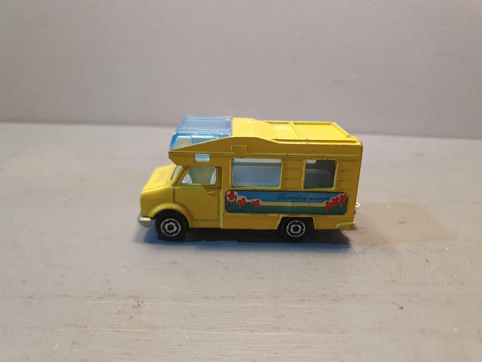 Fourgon Camping Car Majorette 1/67 - Photo 1/4