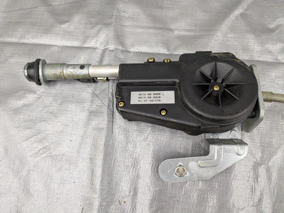 99-05 Mazda Miata MX5 MX-5 OEM Genuine Power Antenna Radio Assembly NC10-66-930 - Image 4 of 4