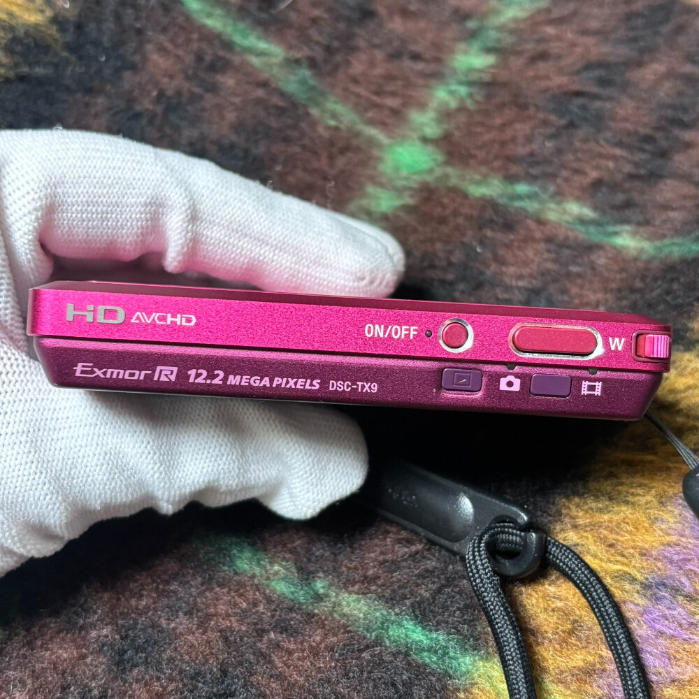 Sony Cyber-Shot DSC-TX9/TX9C Digital Camera Tiltable Screen Built