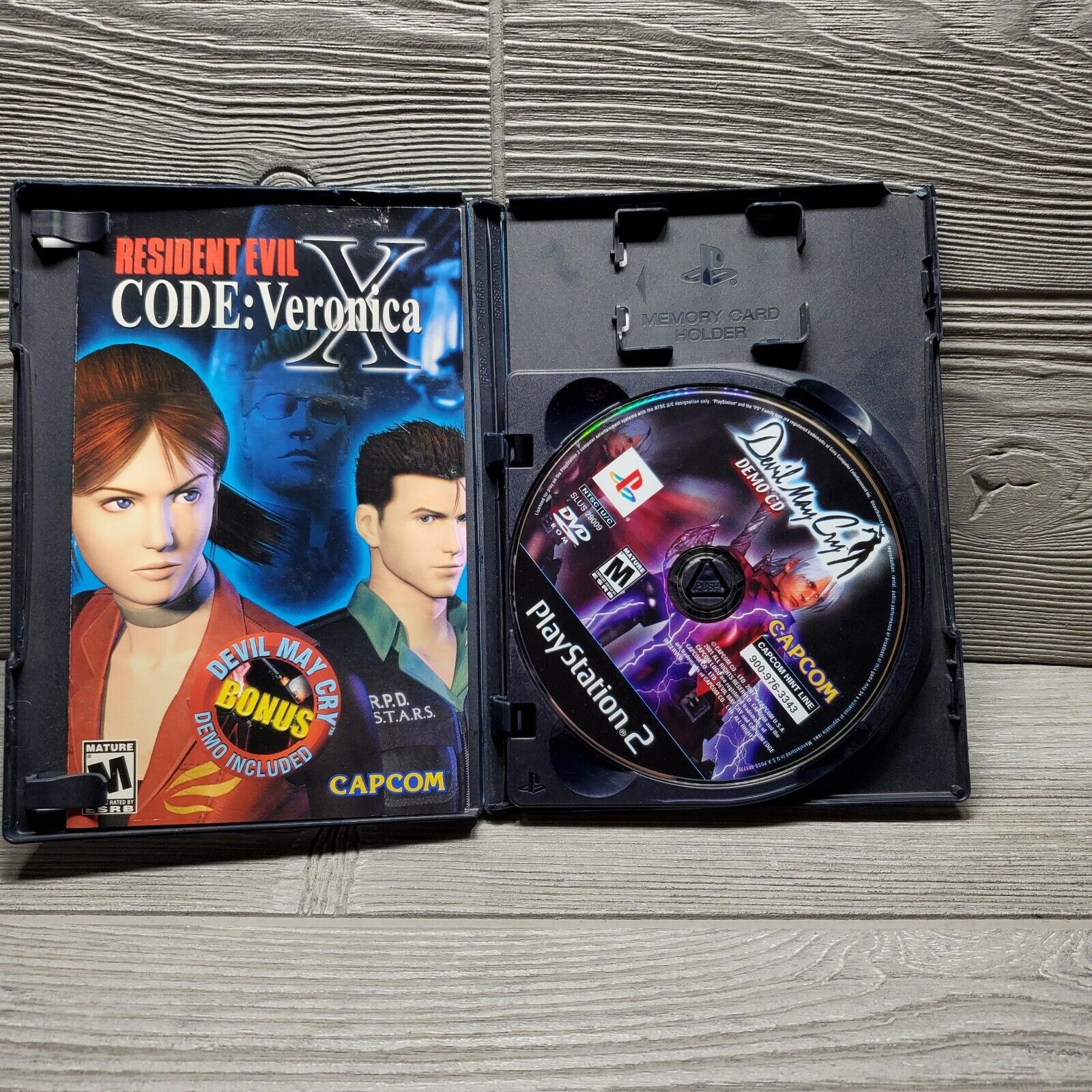 Resident Evil - Code Veronica X + demo disc Devil May Cry (2001) - Sony Playstation  2 - LastDodo