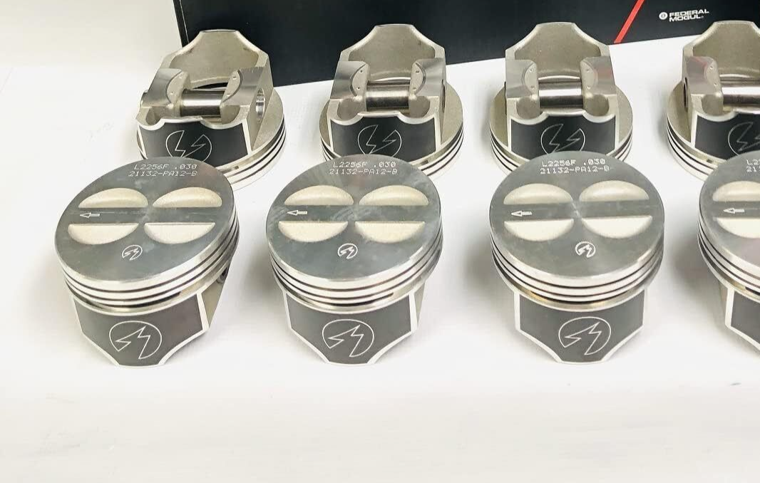 SPEED PRO Coated Flat Top 4vr Pistons Set/8 for Chevy SB 5.7L