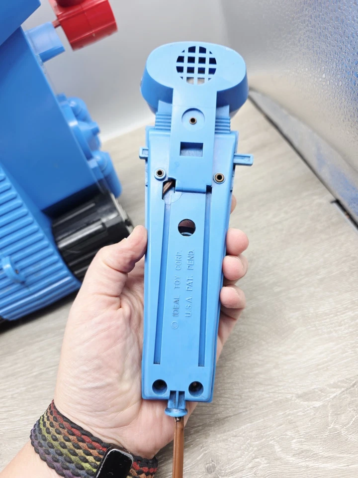 Vtg 1961 IDEAL Robot Commando, Non Working, 4 Orginial Balls , 2 Missiles - Image 3 of 4