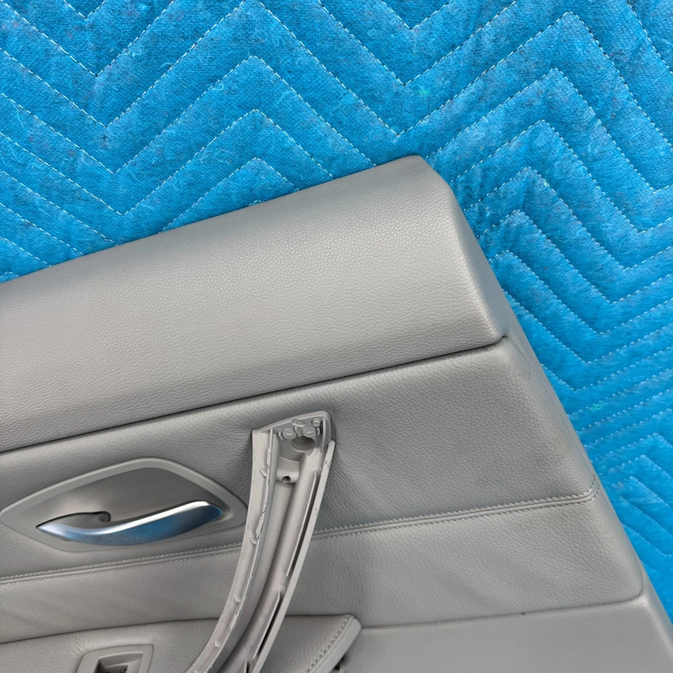 2006–2011 BMW 325i Rear Left Door Panel OEM 51427217579 - Image 4 of 4