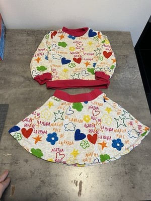 Agatha Ruiz De La Prada Outfit Alter 4 Pullover und Rock