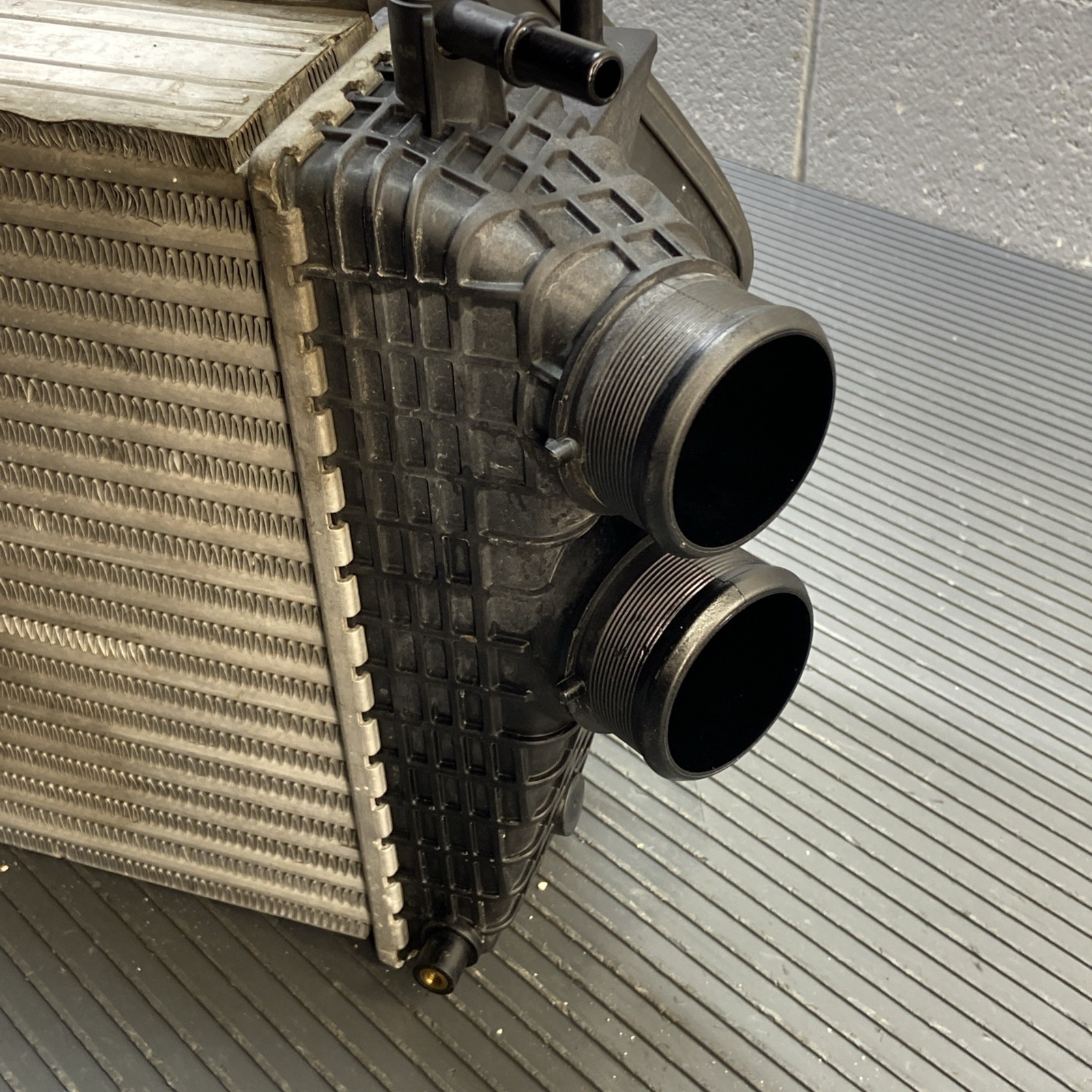 2019-2022 Maserati Levante M161 3.0L V6 Front Right Inrecooler W/ Air Duct OEM
