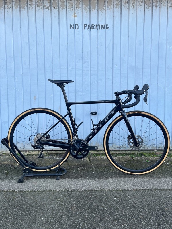 Vitus Vitesse Evo CR Carbon Road Bike | Shimano 105 R7000 w/ Power Meter | Small