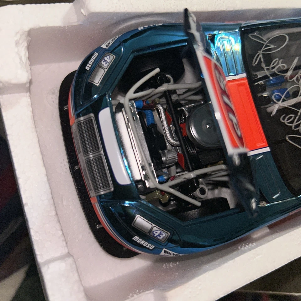 Autographed By Richard Petty 2008 # 43 STP 1:24 Scale 200th win 1984 - Image 2 of 4