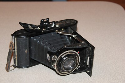 Vintage Voigtlander-Braunschweig Bellows Camera Anastigmat Voigtar 1:4.5 F=11cm