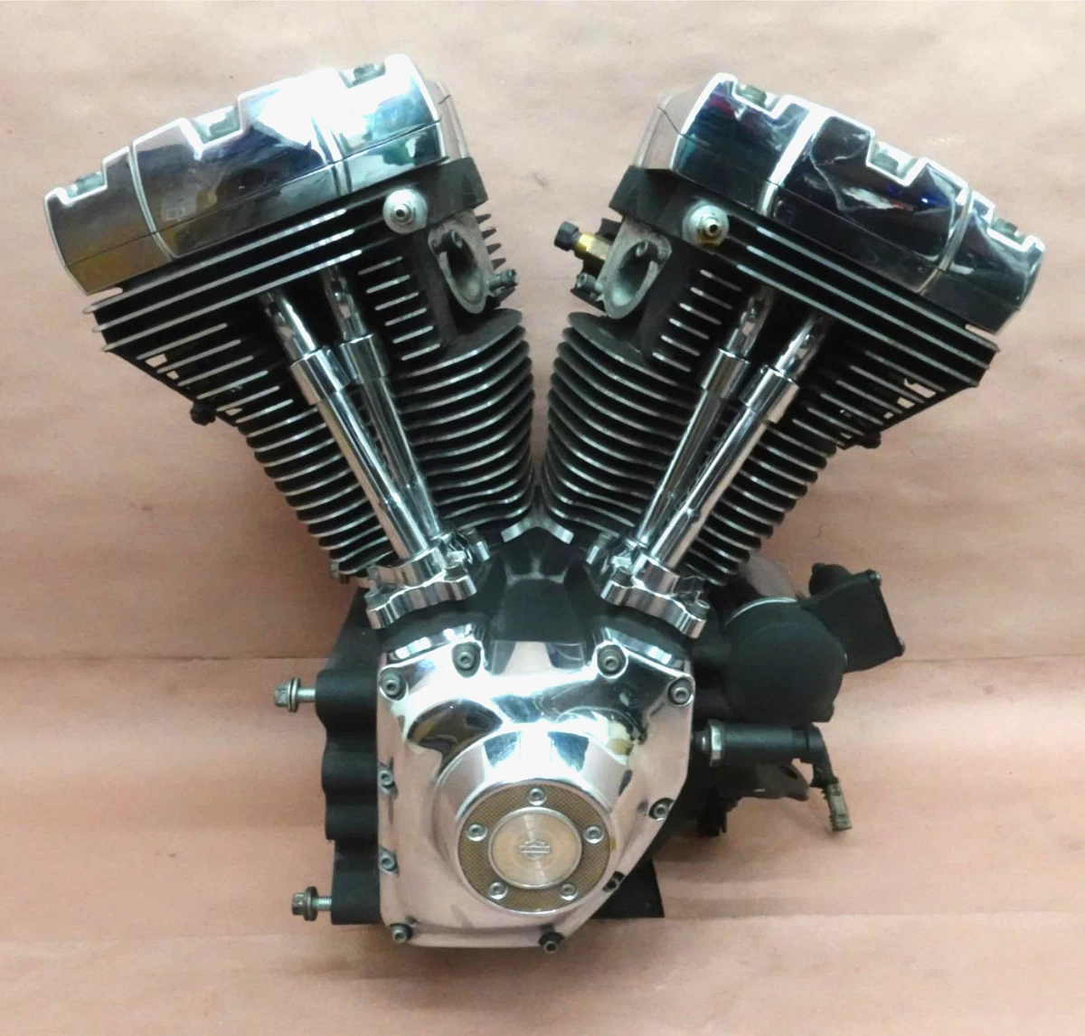 2016 road outlet glide engine