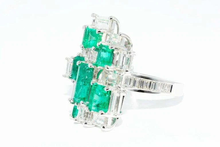 Multi Shape Emerald Cut 2.69CT Colombian Emerald & Clear White CZ Handmade Ring - Image 2 of 4