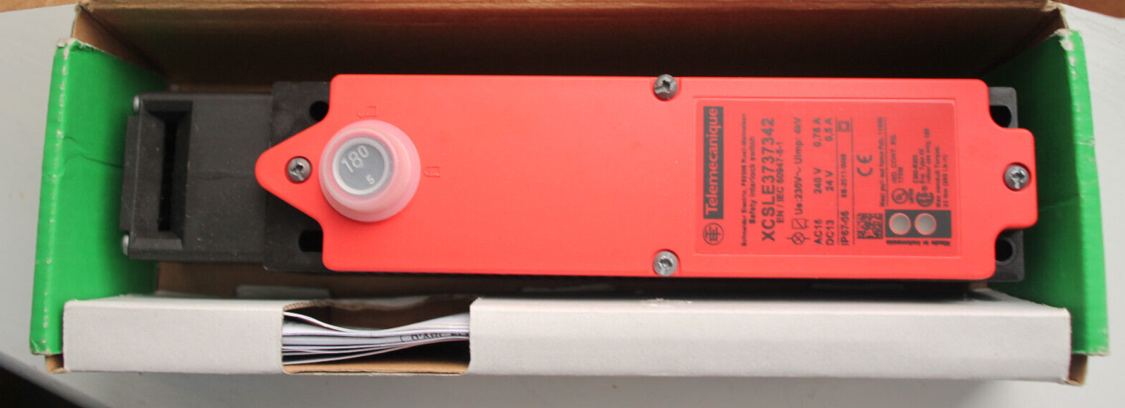 Schneider Electric Telemecanique XCSLE3737342 Safety Interlock Switch - New