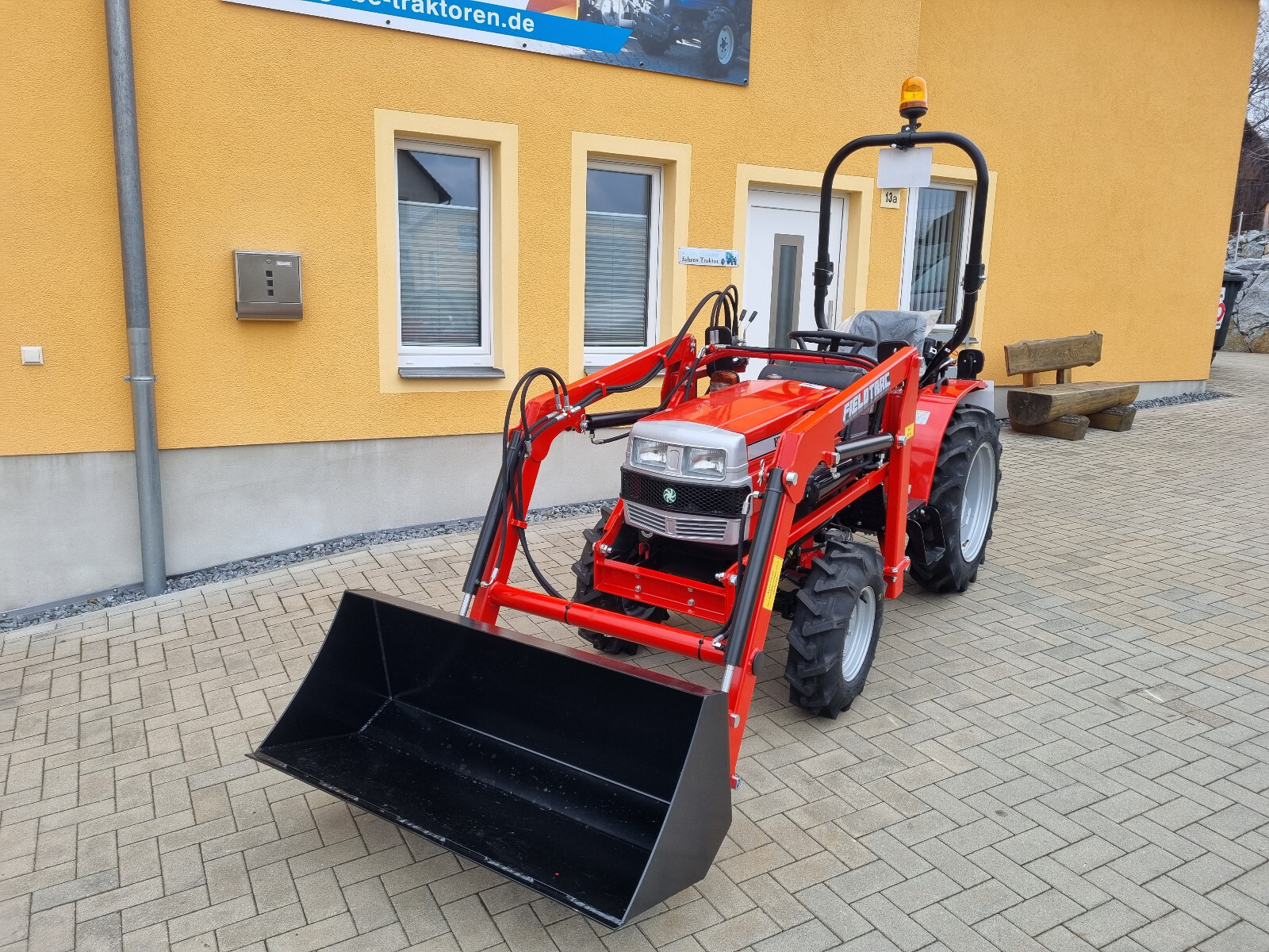 NEU VST Fieldtrac 270D 27 PS Kleintraktor mit Frontlader, Servo , Kfz ...