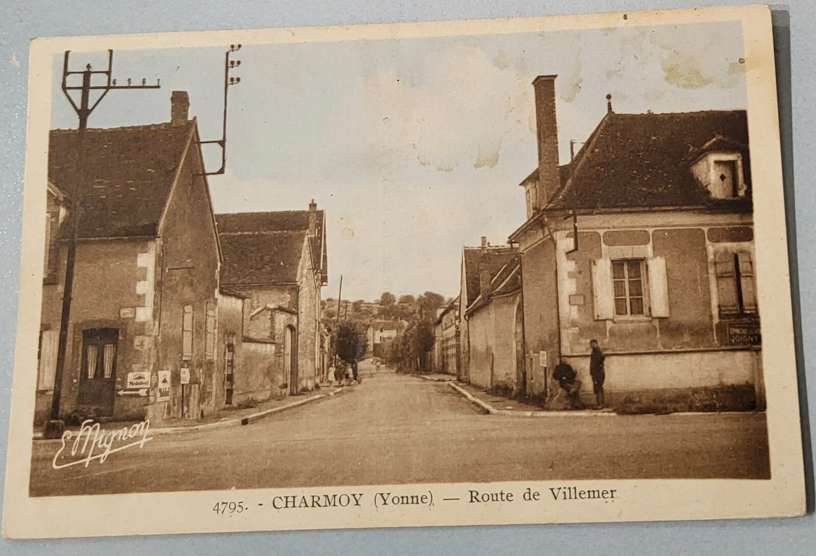 Photo 1/2