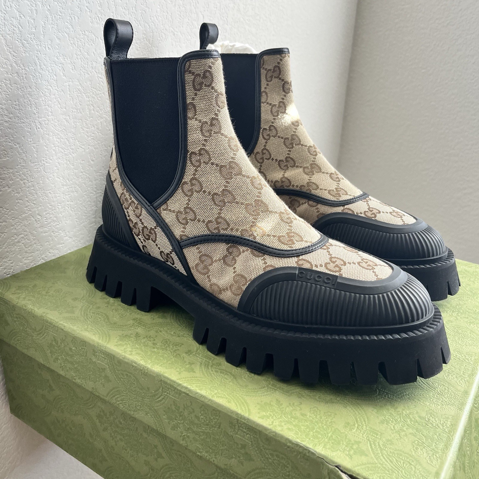 NEW Women’s GG Gucci Canvas Tan and Black Monogram Ankle Boots - EU 40/US 10 thumbnail 9