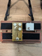 Mint JHS Pedals Morning Glory V4 and Footswitch