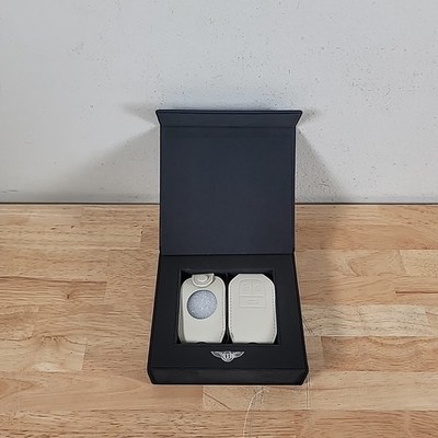 NEW BENTLEY GENUINE LINEN WHITE LEATHER KEY COVERS / BOX BENTAYGA FLYING SPUR GT