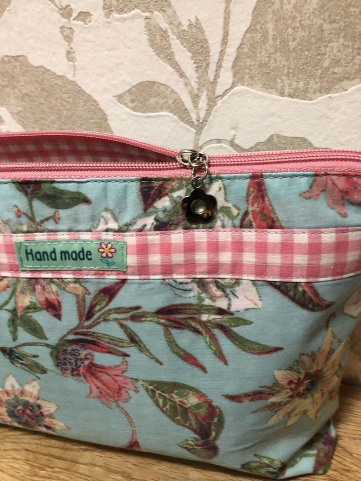 Kosmetiktasche Blumen 🌺 Neu Selbstgenäht Größe 25-19-6 - Bild 2 von 4