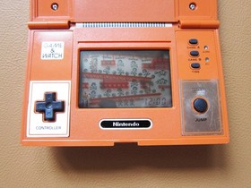 NINTENDO Donkey Kong Game and Watch in Good Condition (DK-52) 1982