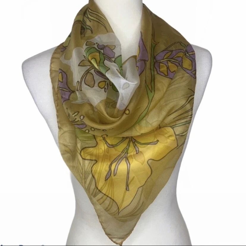 Foulard ancien chrétien semi transparent à fleurs