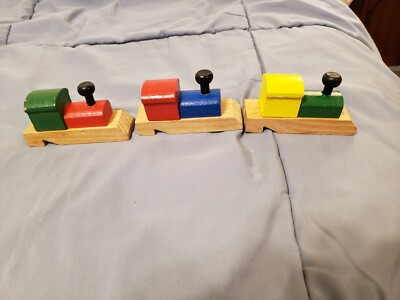 Menge 3 Holzeisenbahn geformte Pfeifen Oriental Trading 3,5''