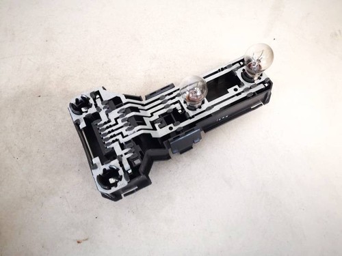 3b9945257 Lampenträger Rücklicht Rückleuchte innen Heckklappe  DE2008841-27