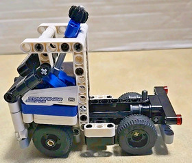 Retired Lego Technic 42062 Container Yard Truck & Loader Vehicle w Manual No Box