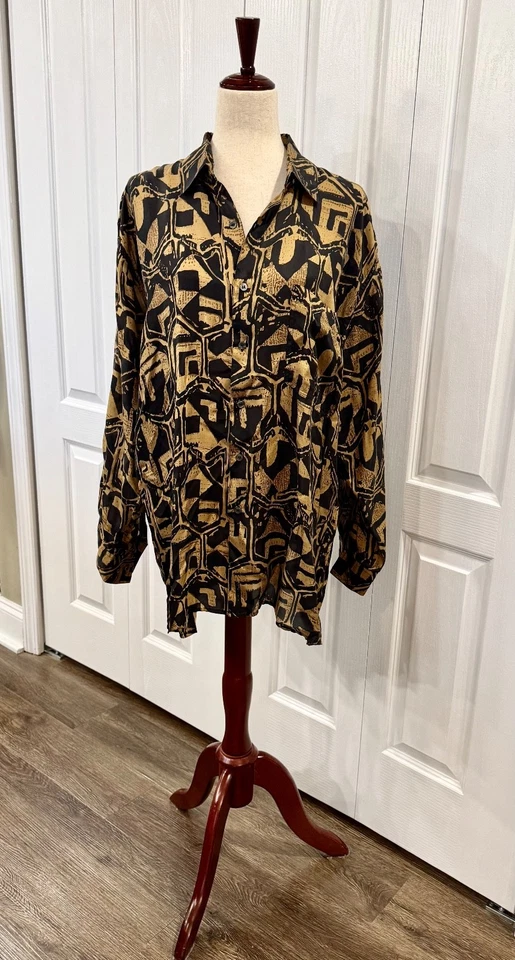 Camisa vintage, 100 % seda para hombre de Robert Stock, camel y batik negra abotonada Foto 3 de 4