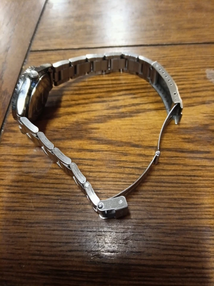 Reloj Sekonda Mujer 50 Metros Resistente al Agua Con Fecha Foto 4 de 4