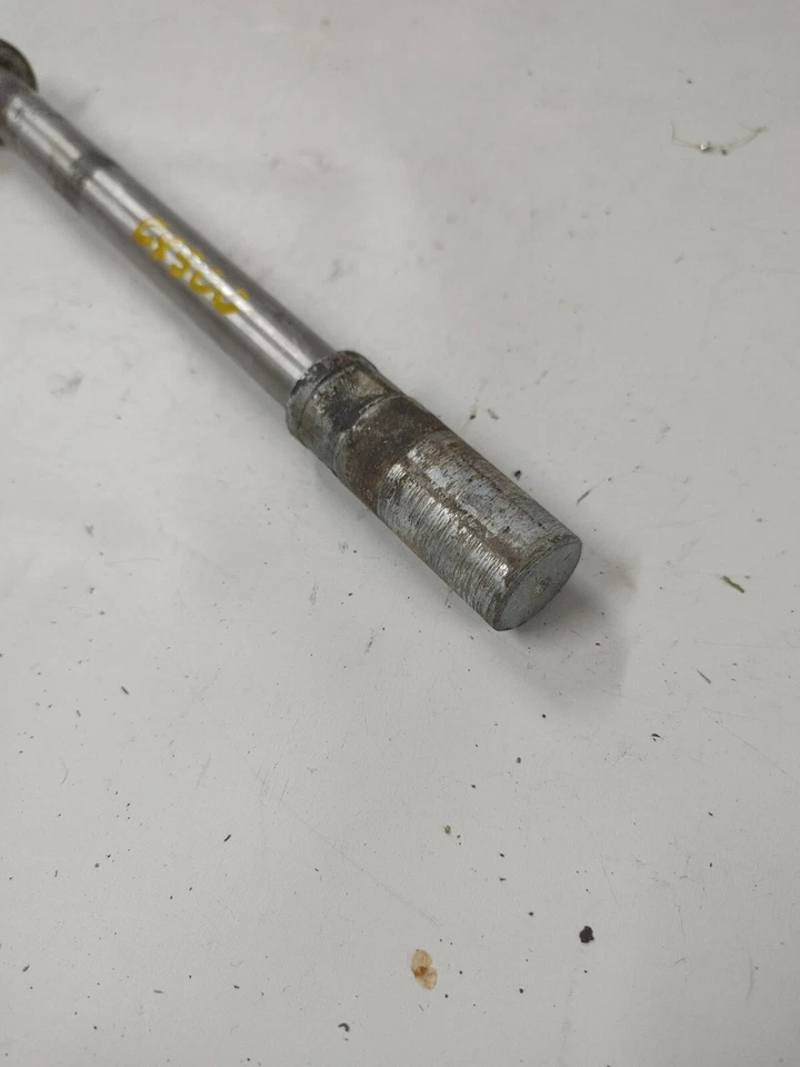 Eje de rueda trasera Honda CX500C 1979-1982 (#2) 42301-415-000 Foto 3 de 3